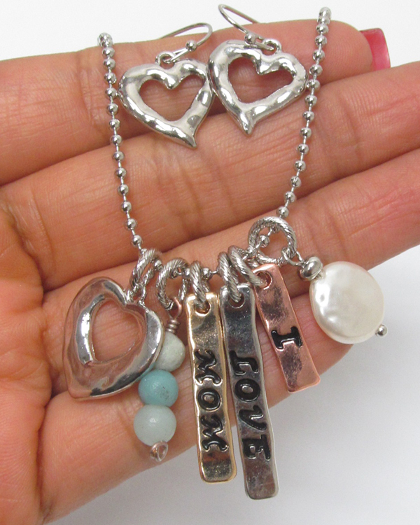 I love mom theme multi charm necklace set 