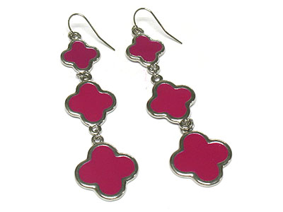 Enamel clover dangle earring