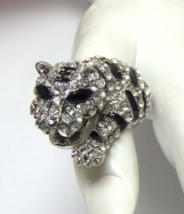 Crystal and epoxy tiger stretch ring