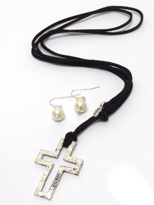 Handmade hammered cross and adjustable leatherette band necklace set