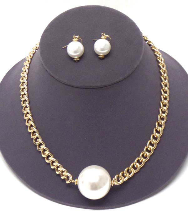 Pearl and chain necklace earring set