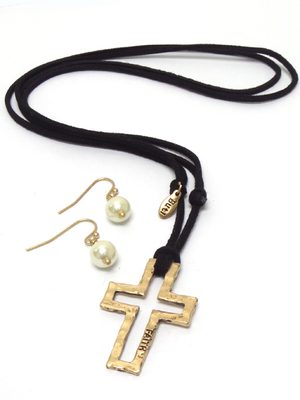 Handmade hammered cross and adjustable leatherette band necklace set