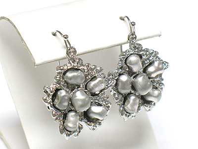 Bulky metal flower earring