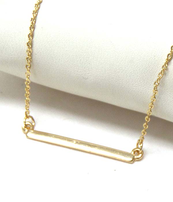 Flat metal bar necklace