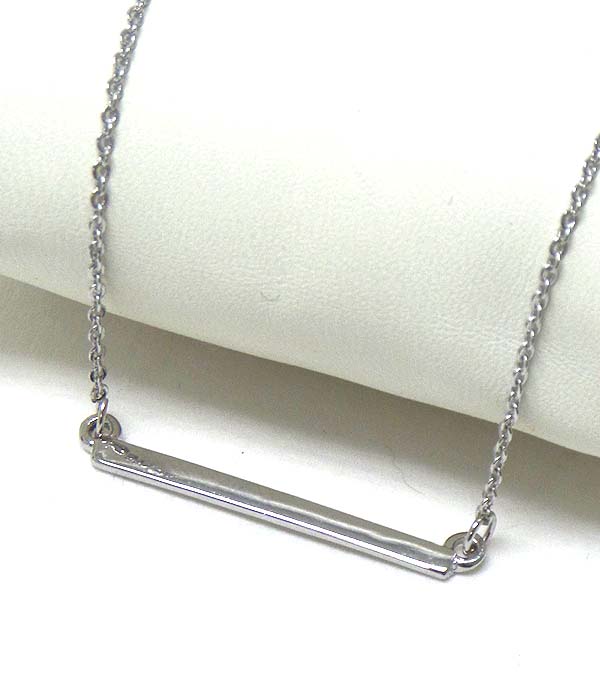 Flat metal bar necklace