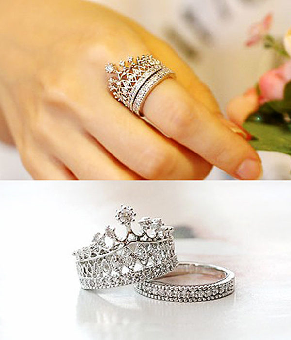 Double row crystal princess crown ring