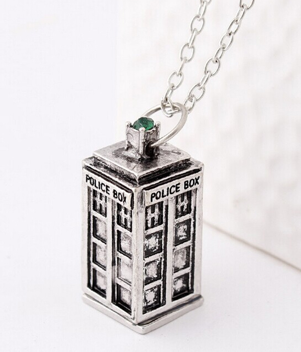 Doctor who telephone booth pendant necklace