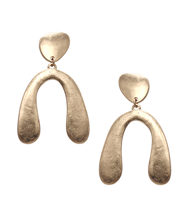 Metal arch earring