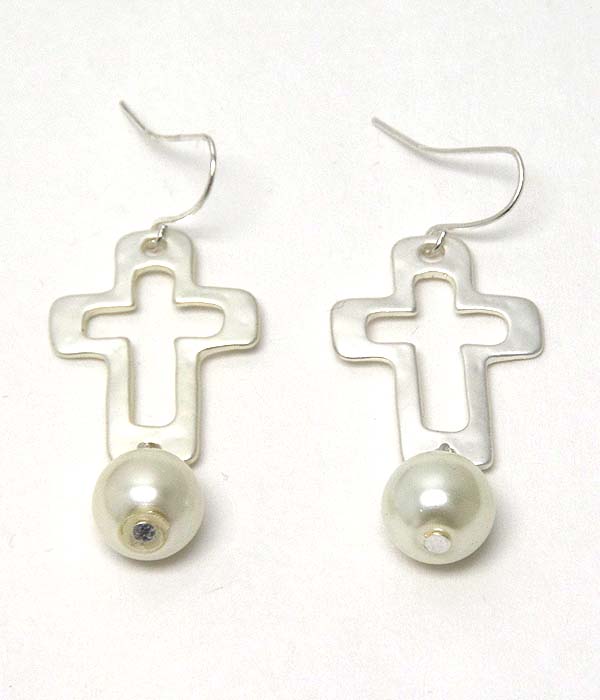 Hammered cross and pearl drop earring