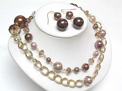 Glass pearl and thick metal chain extra long necklace and earring set