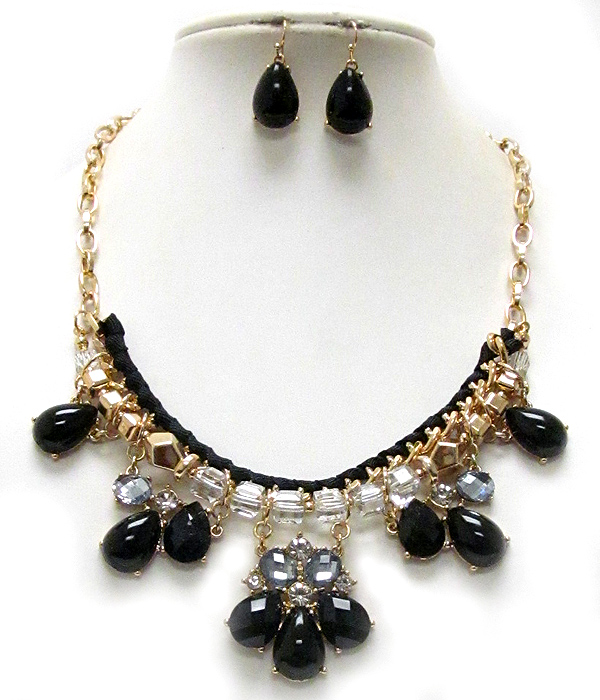 FACET ACRYLIC STONE AND CRYSTAL DECO FLOWER DROP NECKLACE EARRING SET