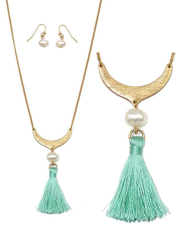 Textured metal and long tassel necklace set