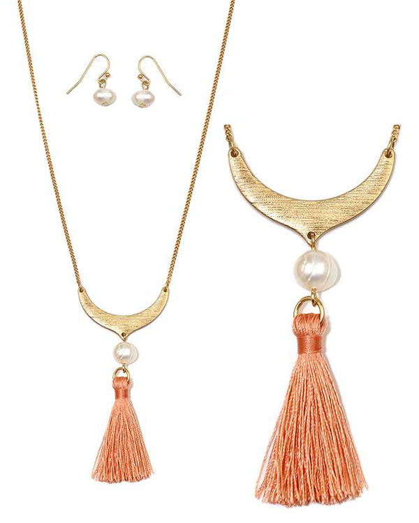 Textured metal and long tassel necklace set