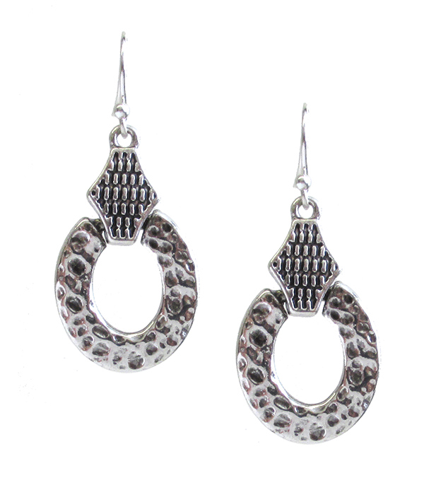 TEXTURED OVAL DROP EARRING