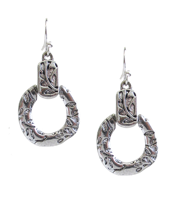 TEXTURED RING DROP EARRING