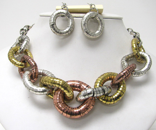 Metal rings link chain necklace earring set
