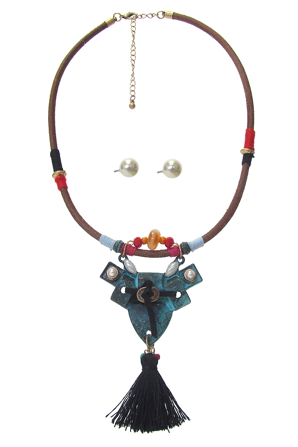 Ethnic style mixed stone and metal pendant necklace set