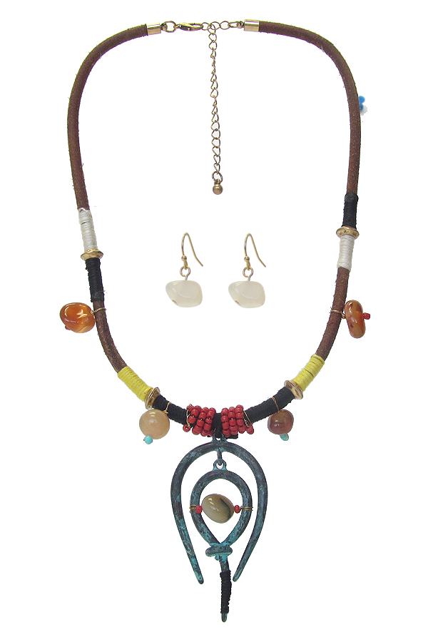 Ethnic style mixed stone and metal pendant necklace set