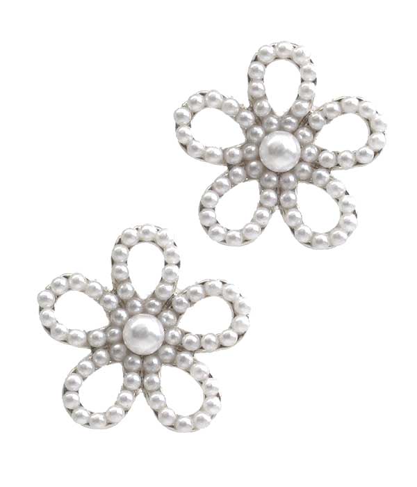 Pearl flower earring