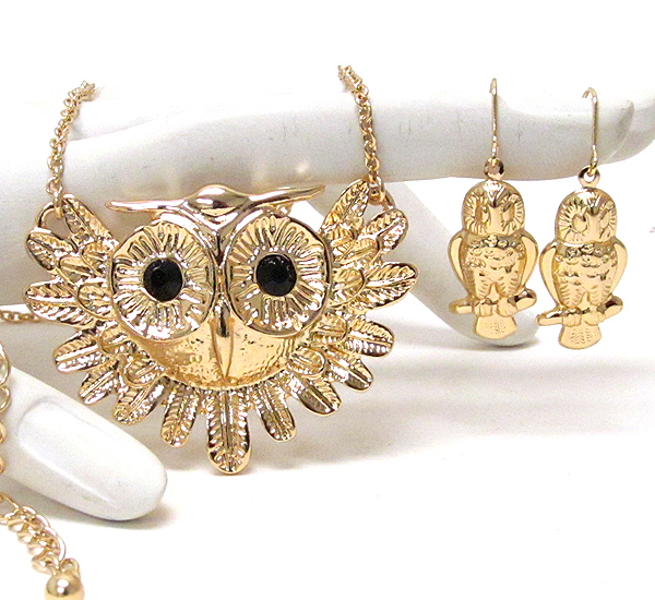Crystal eyed owl necklace earring set
