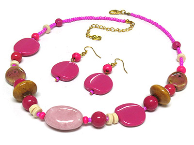 Pastel tone color acryl and wood seed bead necklace and earring set