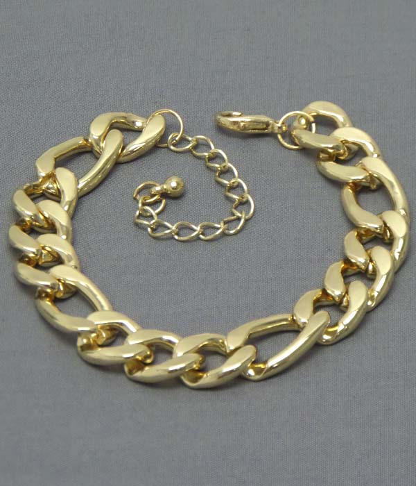 Thick metal chain bracelet