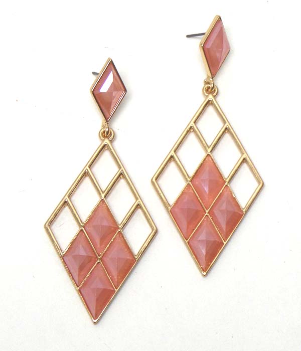 Facet stone and metal filigree diamond pattern drop earring