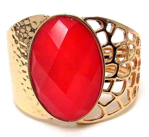 Oval glass stone hammered metal hinge bangle