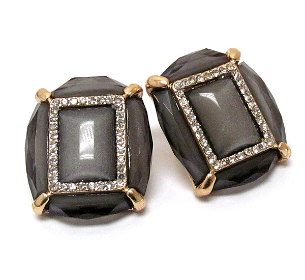 CRYSTAL DECO ON FACET ACRYLIC STONE STUD EARRING