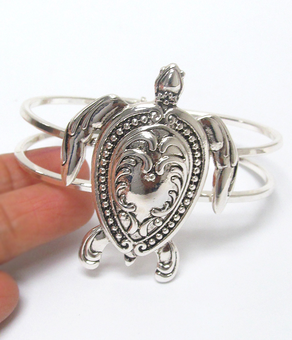Utensil spoon textured bangle bracelet - turtle