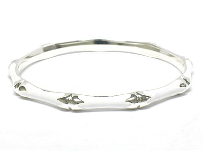Pastel tone color single line metal bracelet 