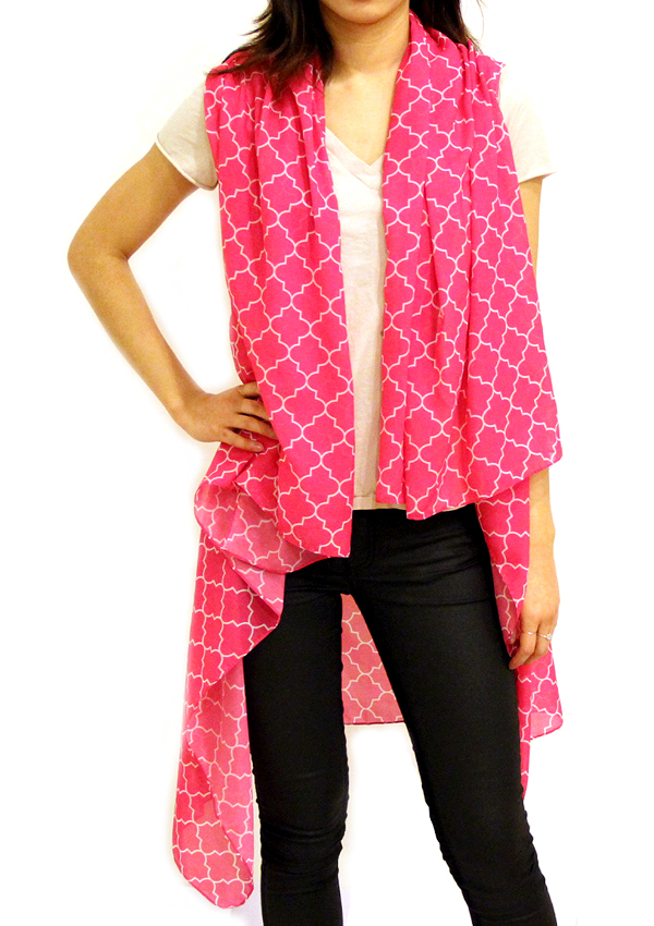 Quatrefoil pattern print ruana