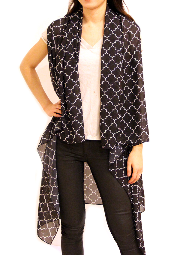 Quatrefoil pattern print ruana