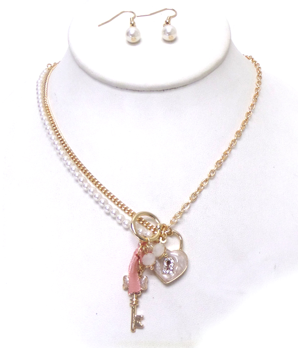 Ribbon and key charn necklace set