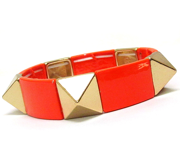 MULTI SPIKE AND PAINTED PLATE LINK STRETCH BRACELET