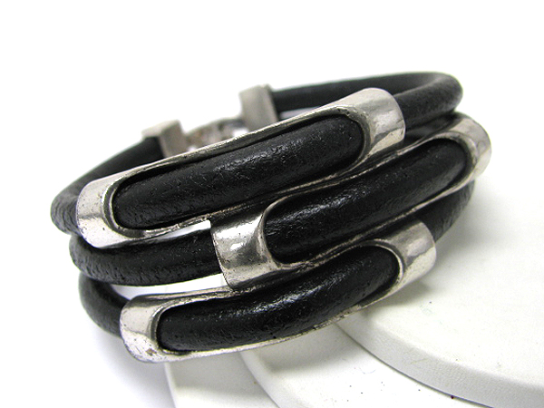 SYNTHETIC LEATHER AND METAL DECO BRACELET - FREE WRAP STYLE