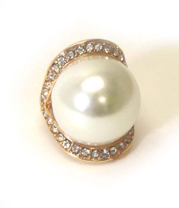 Crystal edged big pearl stretch ring