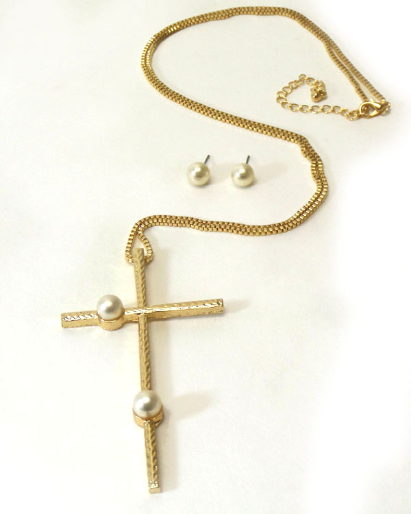 PEARL AND CROSS PENDANT NECKLACE EARRING SET