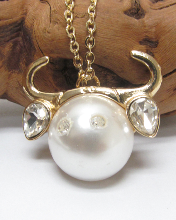 PEARL AND CRYSTAL ZODIAC PENDANT NECKLACE - SCORPIO