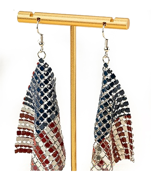 PATRIOTIC AMERICAN FLAG MESH CHAIN EARRING