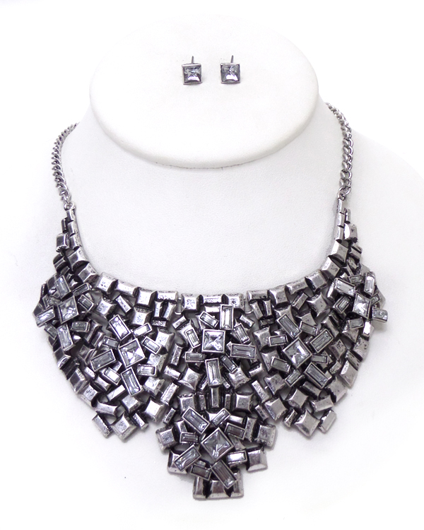Multi crystal and metal chip mix bib necklace set