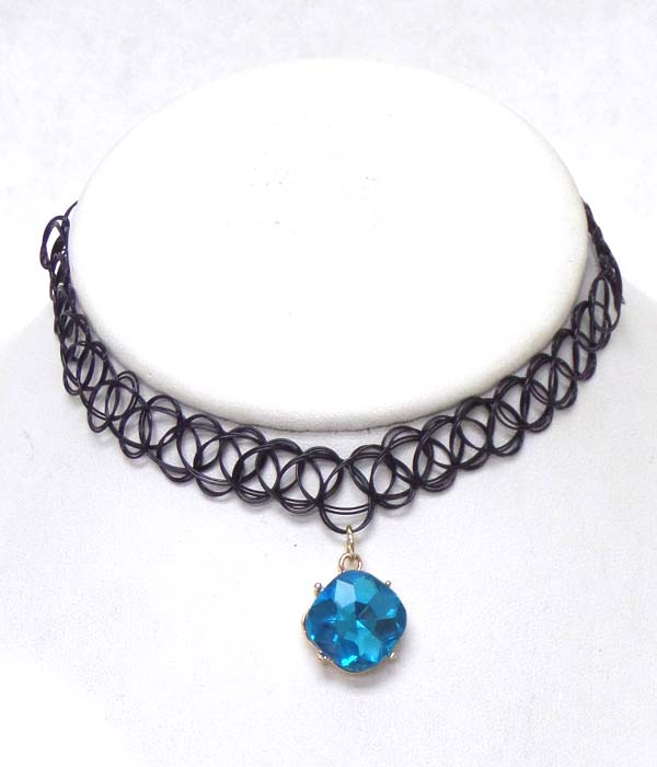 Tattoo with glass drop chocker