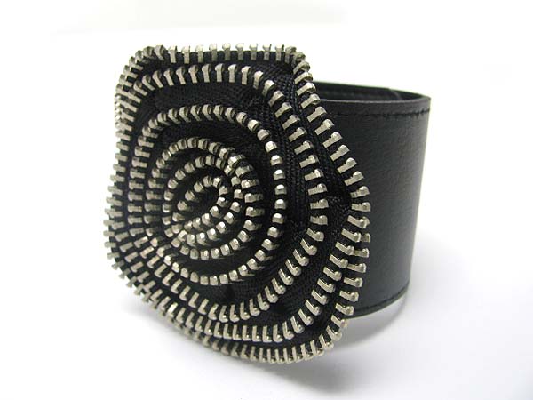 Zipper art work leather wrist band