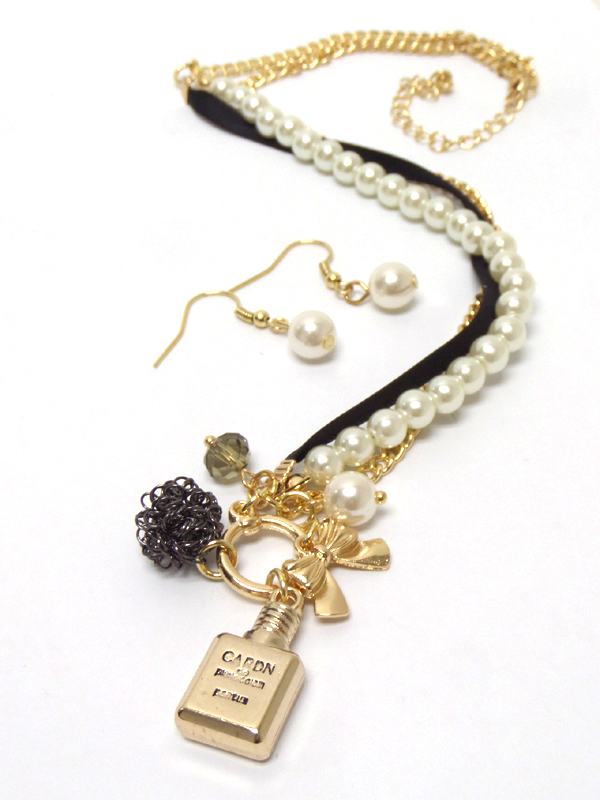 PERFUME BOTTLE AND PEARL CHAIN NECKLACE SET