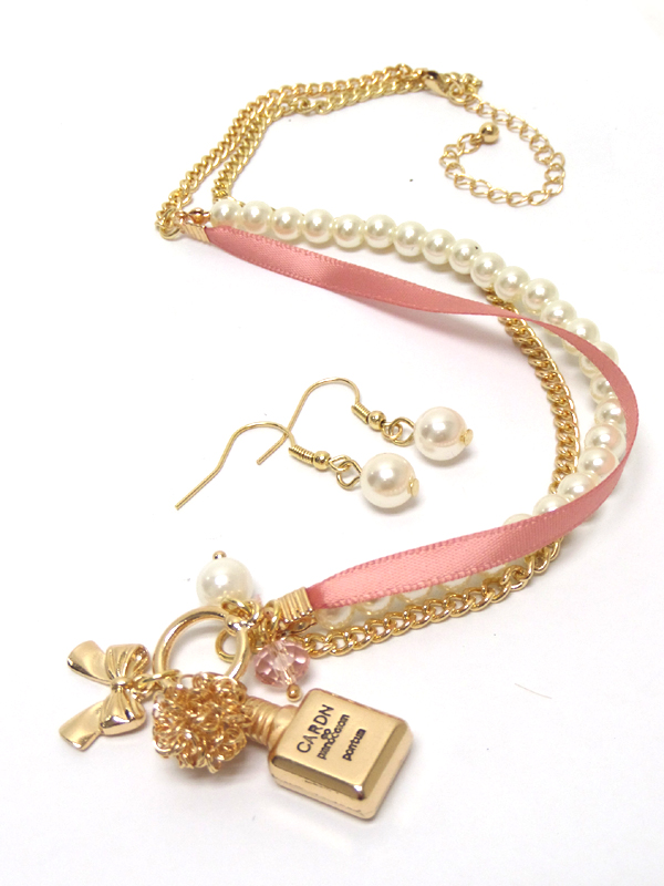 PERFUME BOTTLE AND PEARL CHAIN NECKLACE SET