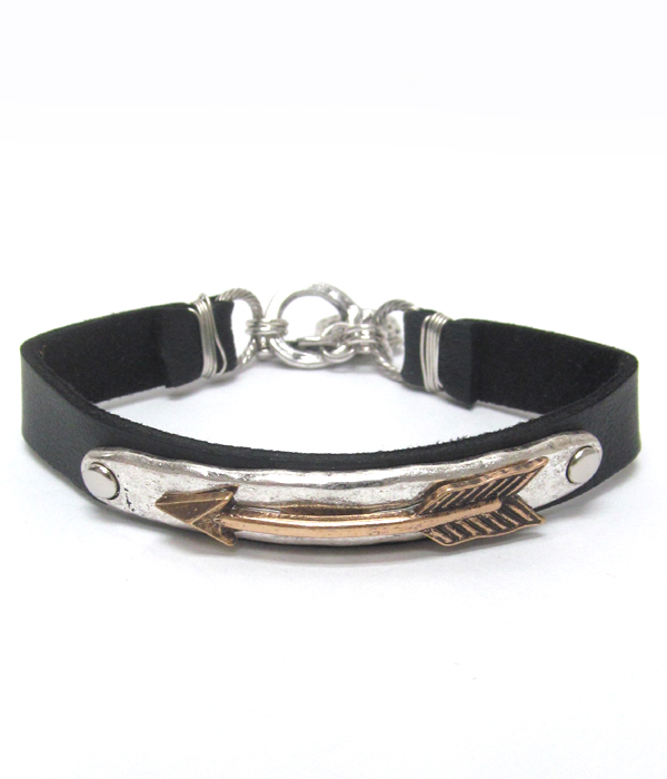 Vintage  style arrow metal and leather bracelet