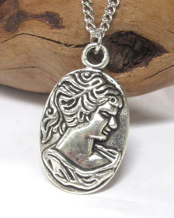 Antique silver cameo pendant necklace
