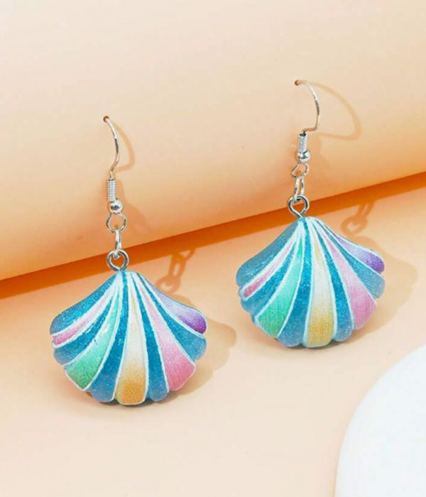 Sealife theme resin earring - scallop shell