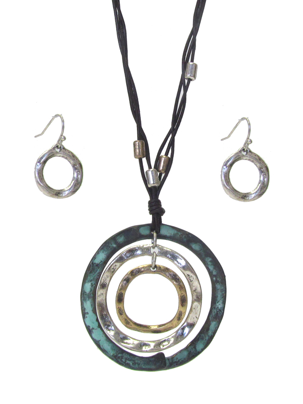 Multi metal ring pendant necklace set