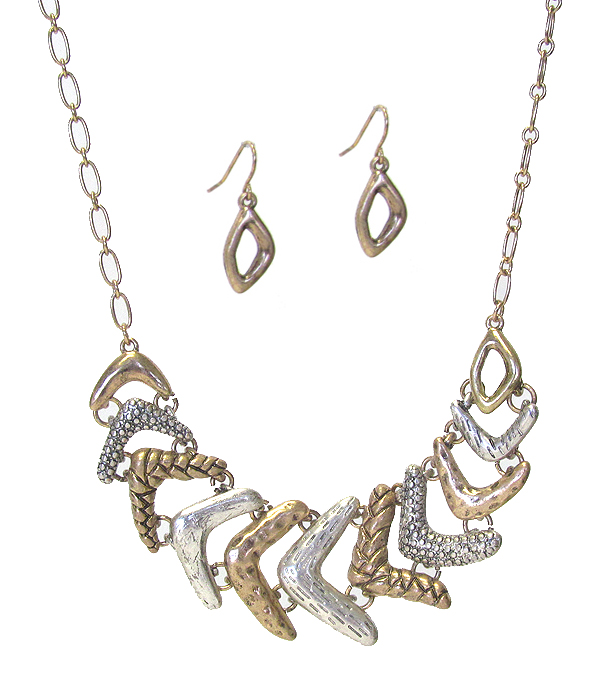 MULTI TEXTURED CHEVRON NECKLACE SET